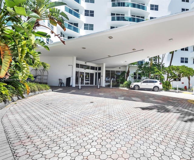 3 of 27 - 3001 S Ocean Dr 403, Hollywood, FL