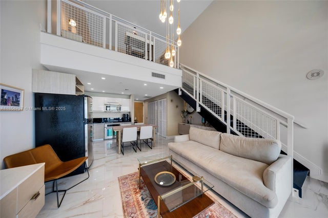 1 of 27 - 253 Ne 2nd St 427, Miami, FL
