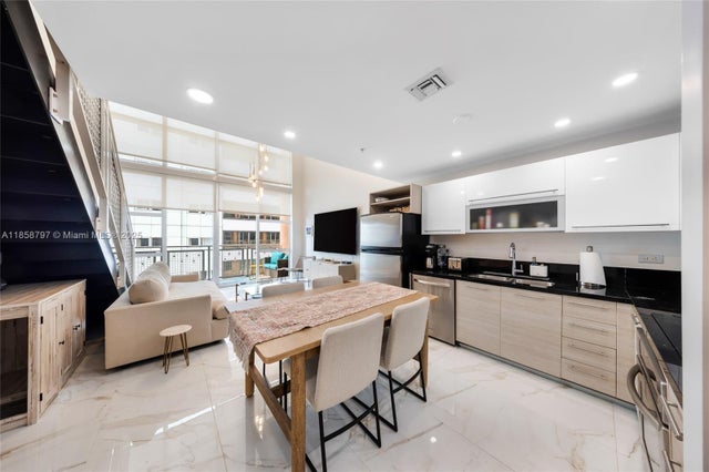 2 of 27 - 253 Ne 2nd St 427, Miami, FL