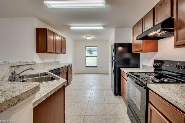 2 of 8 - 747 Center Lake St, Other, FL