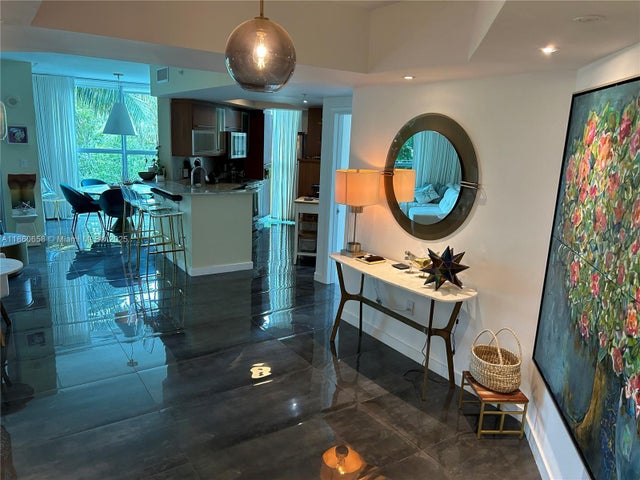 1 of 24 - 110 Washington Ave 2421, Miami Beach, FL