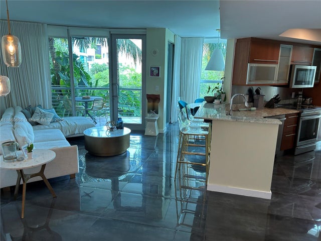 3 of 24 - 110 Washington Ave 2421, Miami Beach, FL
