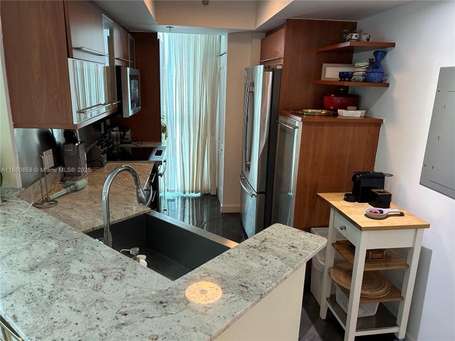 5 of 24 - 110 Washington Ave 2421, Miami Beach, FL