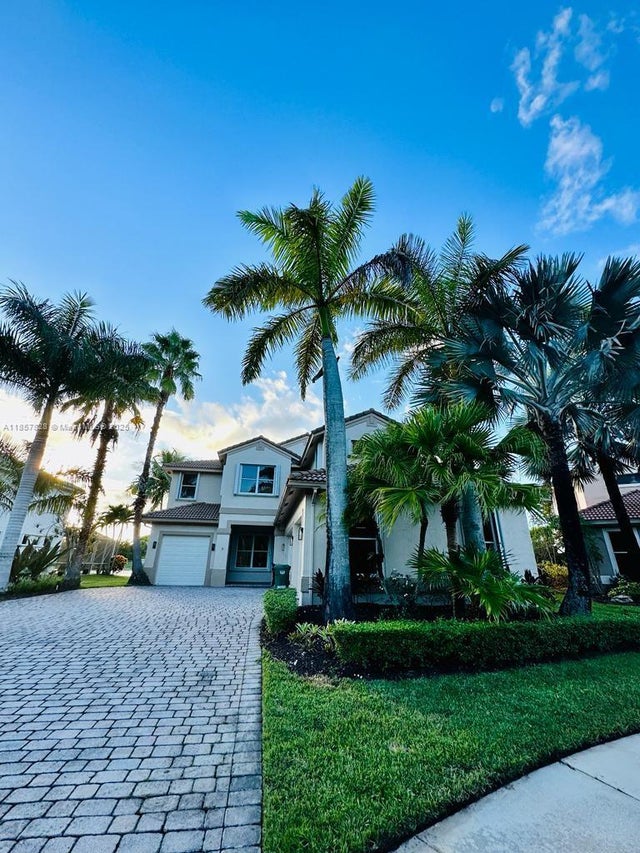 4 of 63 - 1887 Harbor View Cir, Weston, FL