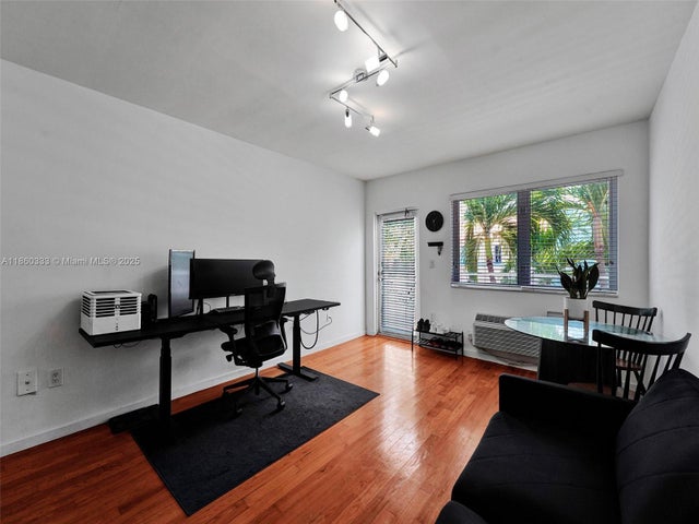 4 of 28 - 745 13th St 14, Miami Beach, FL
