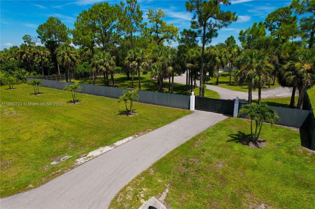 3 of 45 - 2727 40th Ave Se, Naples, FL