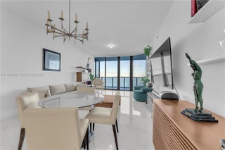 Photo of Listing #A11845329