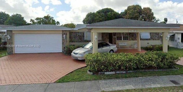 1 of 22 - 292 W 39th Pl, Hialeah, FL