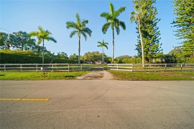 1 of 13 - N/A, Davie, FL