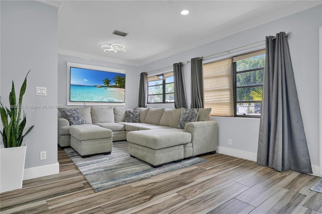 4 of 31 - 620 Carolina Ave, Fort Lauderdale, FL