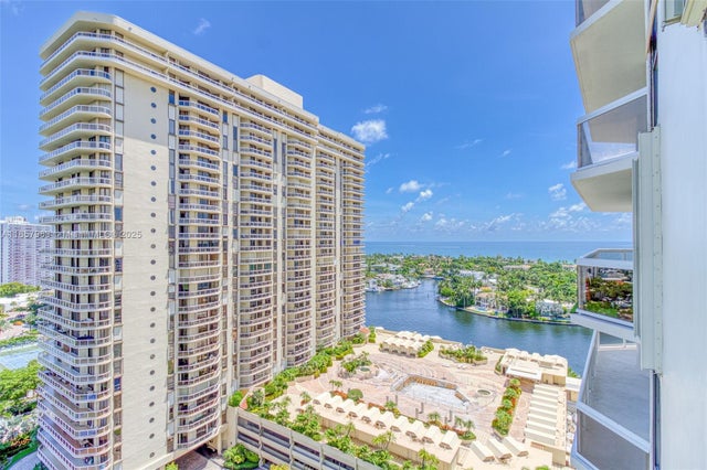 3 of 48 - 20185 E Country Club Dr 1709, Aventura, FL