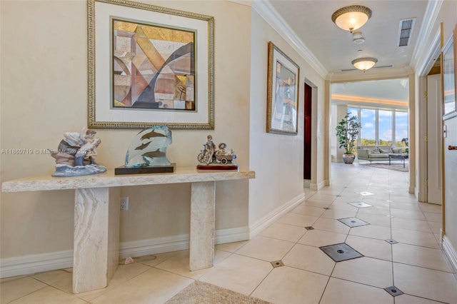 4 of 38 - 60 Edgewater Dr 7h, Coral Gables, FL