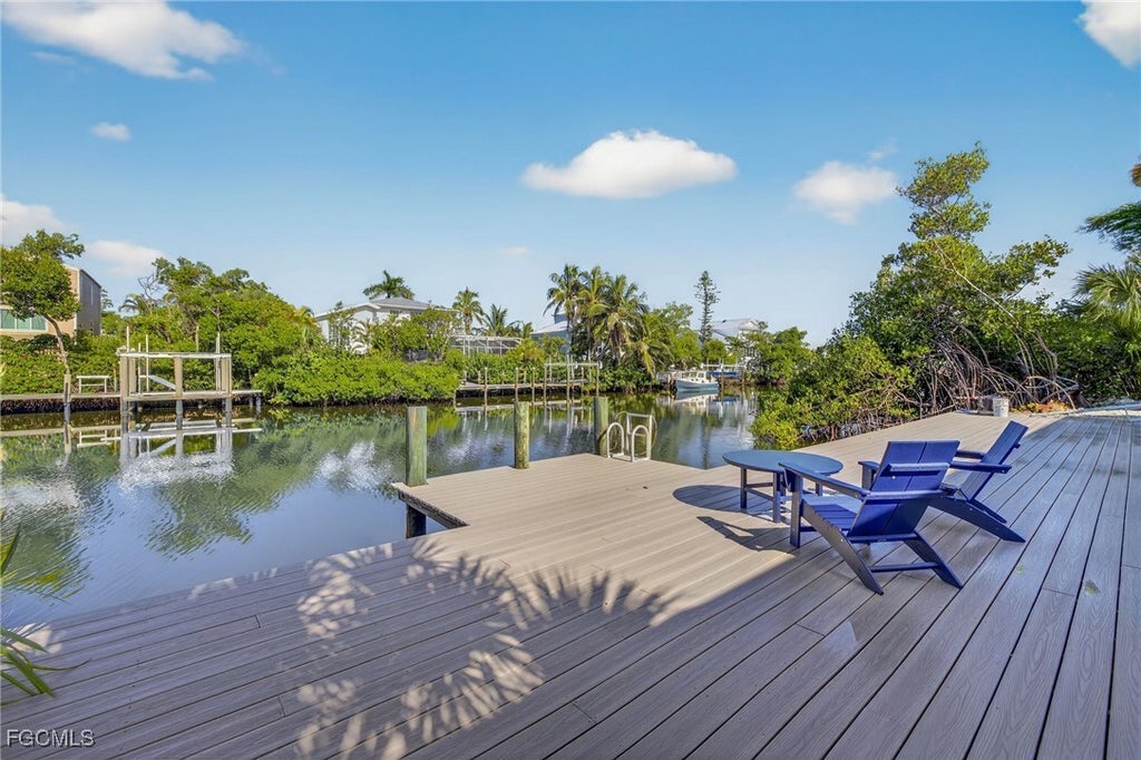 1739 Jewel Box Dr, SANIBEL
