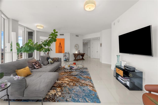 4 of 26 - 4100 Island Blvd 902, Aventura, FL