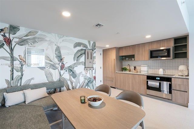 5 of 28 - 601 Ne 1st Ave 3109, Miami, FL