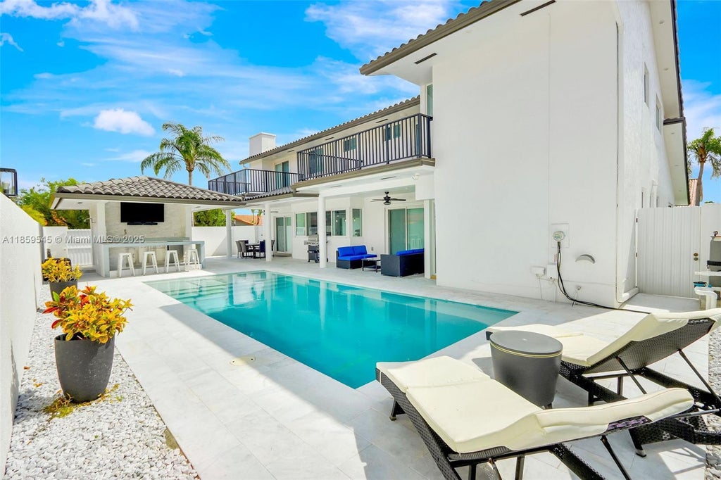 13420 Sw 2nd St, Miami