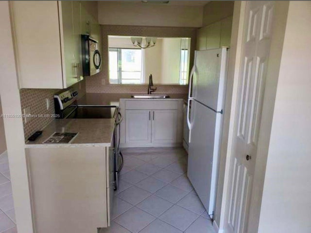4 of 11 - 7843 Willow Spring Dr 615, Lake Worth, FL