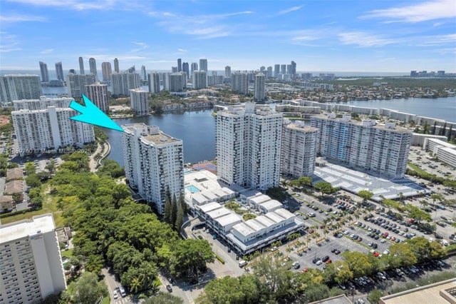 3 of 35 - 2780 Ne 183rd St 109, Aventura, FL