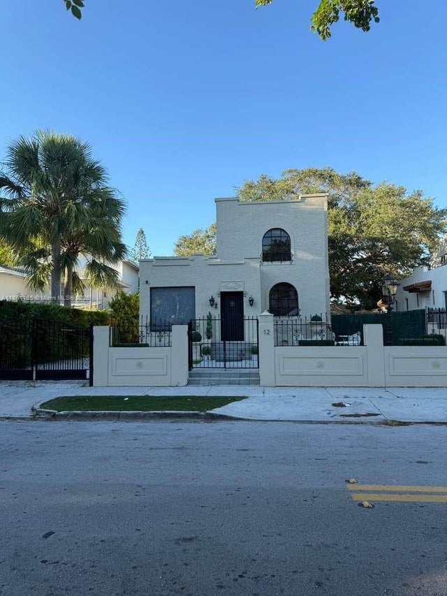 2 of 34 - 12 Ne 50th St, Miami, FL