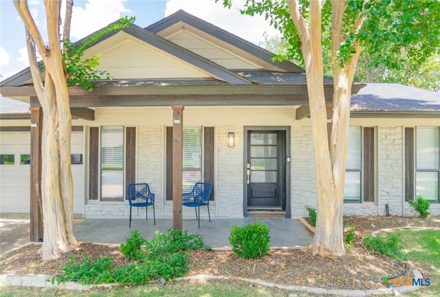 7002 Whispering Oaks Drive, Austin