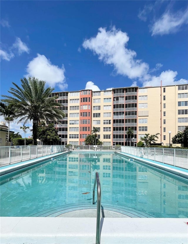 1 of 20 - 1780 Ne 191st St 705-2, Miami, FL