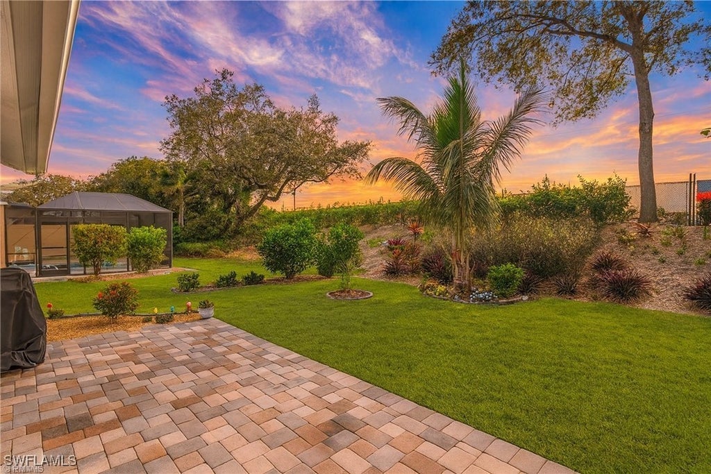 526 Saint Andrews Blvd 18, Naples