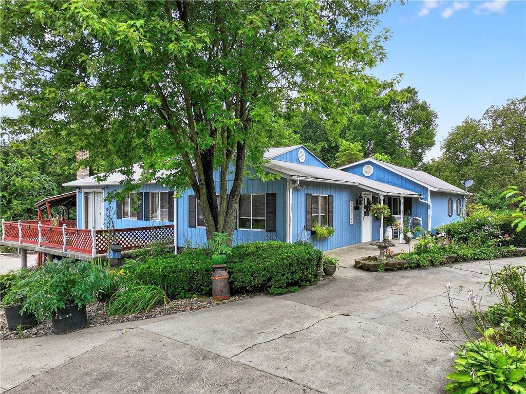 2345 Tuscarawas Road, Brighton