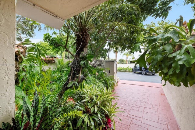 5 of 37 - 10409 Sw 80th St, Miami, FL