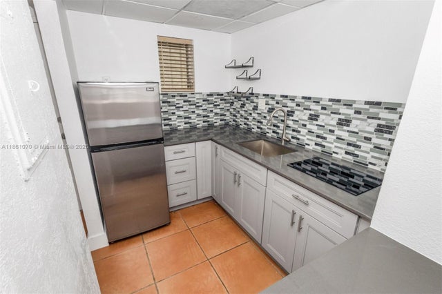 4 of 6 - 4747 Collins Ave Ph04, Miami Beach, FL