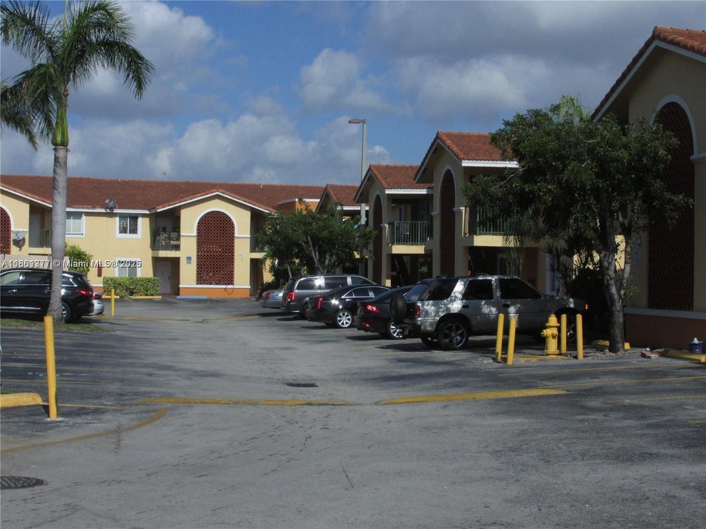 4677 Nw 9th St 102, Miami