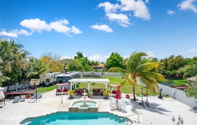 5 of 29 - 13926 Sw 14th St, Miami, FL