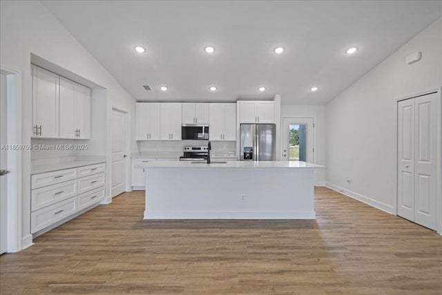 5 of 41 - 1012 Nw 9th St, Cape Coral, FL