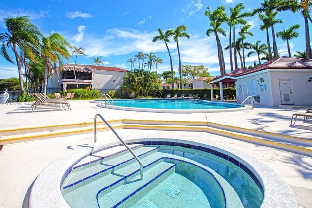 3 of 18 - 20110 Ne 3rd Ct 8, Miami, FL