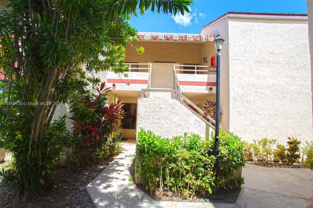 4 of 18 - 20110 Ne 3rd Ct 8, Miami, FL