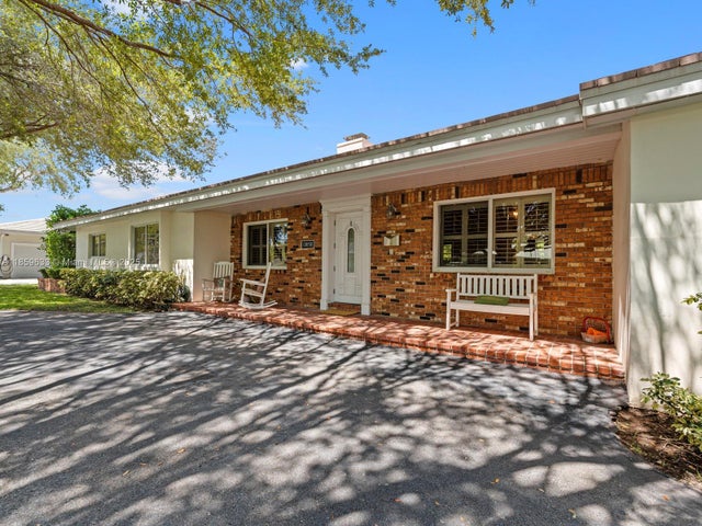 2 of 31 - 13050 Sw 71st Ave, Pinecrest, FL