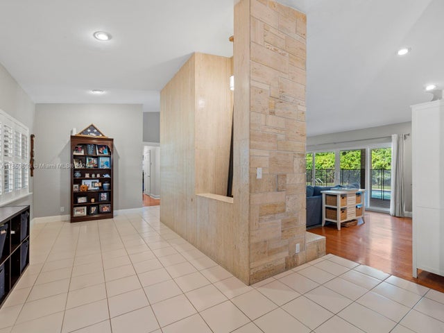 3 of 31 - 13050 Sw 71st Ave, Pinecrest, FL