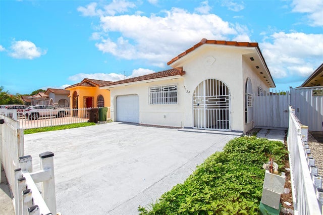 3 of 41 - 3133 W 70th Ter, Hialeah, FL