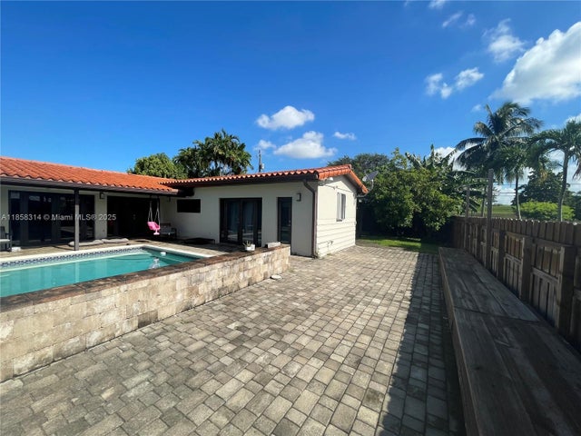 5 of 24 - 801 Oriole Ave, Miami Springs, FL