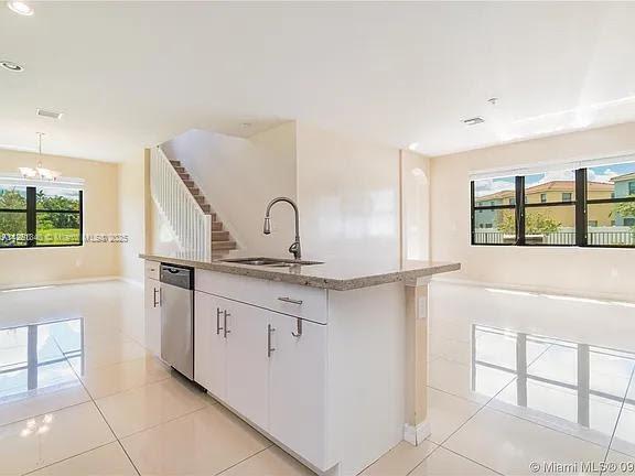 4 of 17 - 19220 Ne 9th Pl, Miami, FL