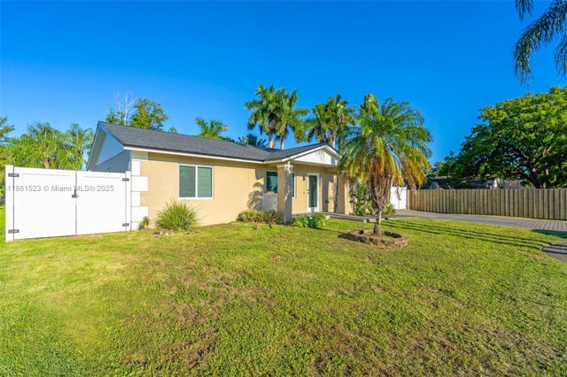 2 of 38 - 1120 Sw 128th Dr, Davie, FL