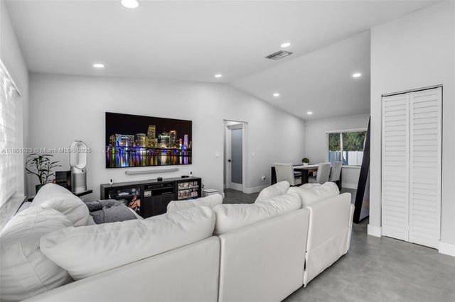 4 of 38 - 1120 Sw 128th Dr, Davie, FL