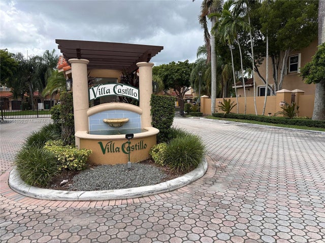 1 of 28 - 8908 Sw 109th Ave, Miami, FL