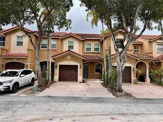 3 of 28 - 8908 Sw 109th Ave, Miami, FL