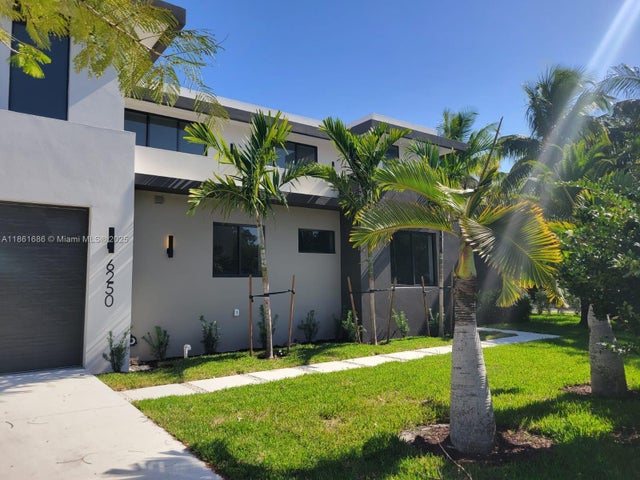 3 of 46 - 6250 Sw 78th St, South Miami, FL