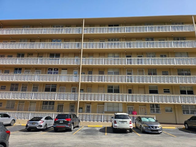 3 of 31 - 1475 Ne 125th Ter 110b1, North Miami, FL