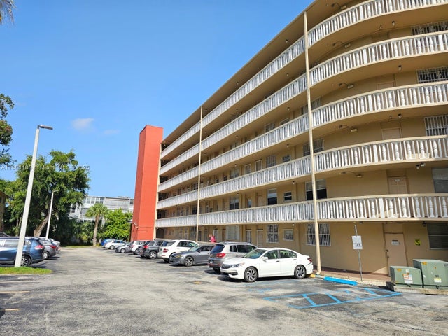 4 of 31 - 1475 Ne 125th Ter 110b1, North Miami, FL