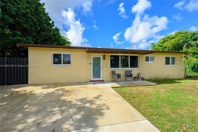 2 of 22 - 15640 Sw 295th Ter, Homestead, FL