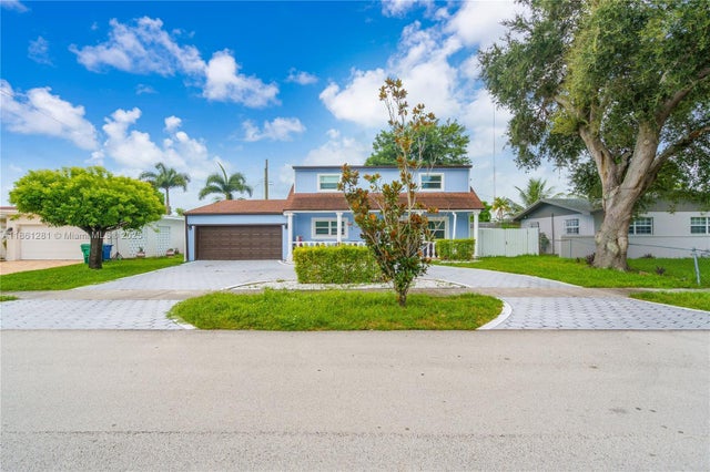 3 of 20 - 350 Nw 206th Ter, Miami Gardens, FL