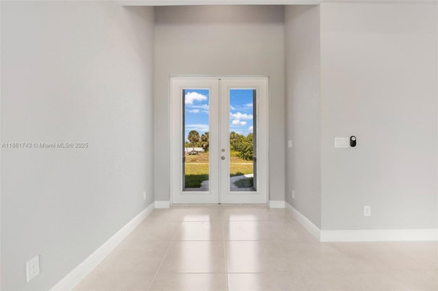 2 of 28 - 5028 N Peachtree Cir, La Belle, FL