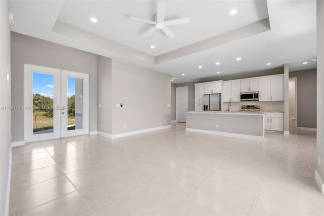 4 of 28 - 5028 N Peachtree Cir, La Belle, FL